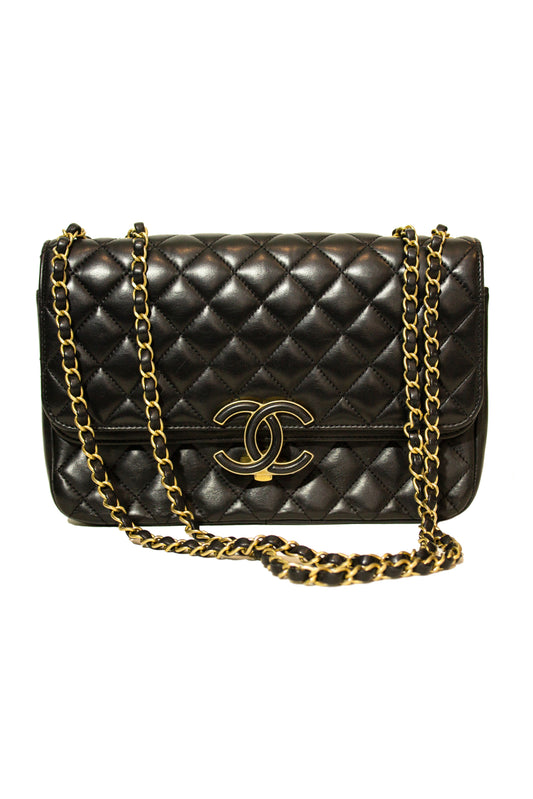 CHANEL CLASSIC FLAP BAG