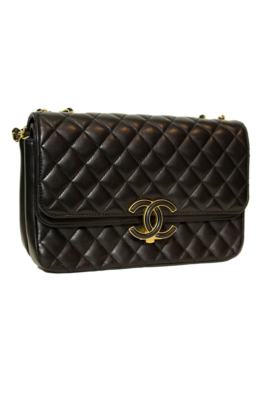 CHANEL CLASSIC FLAP BAG